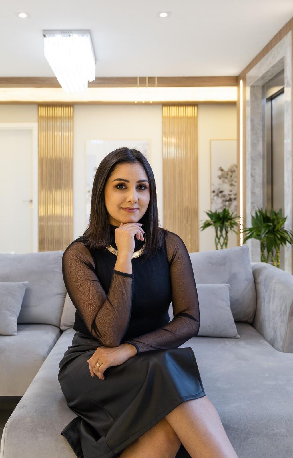 Leydiane Brito em seu ambiente de trabalho